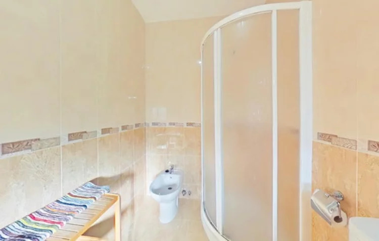 Tres cuartos de baño